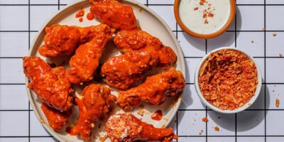 Jolene&rsquo;s Wings & Beer fait monter la température avec une nouvelle offre à durée limitée – Fiery Takis Wings