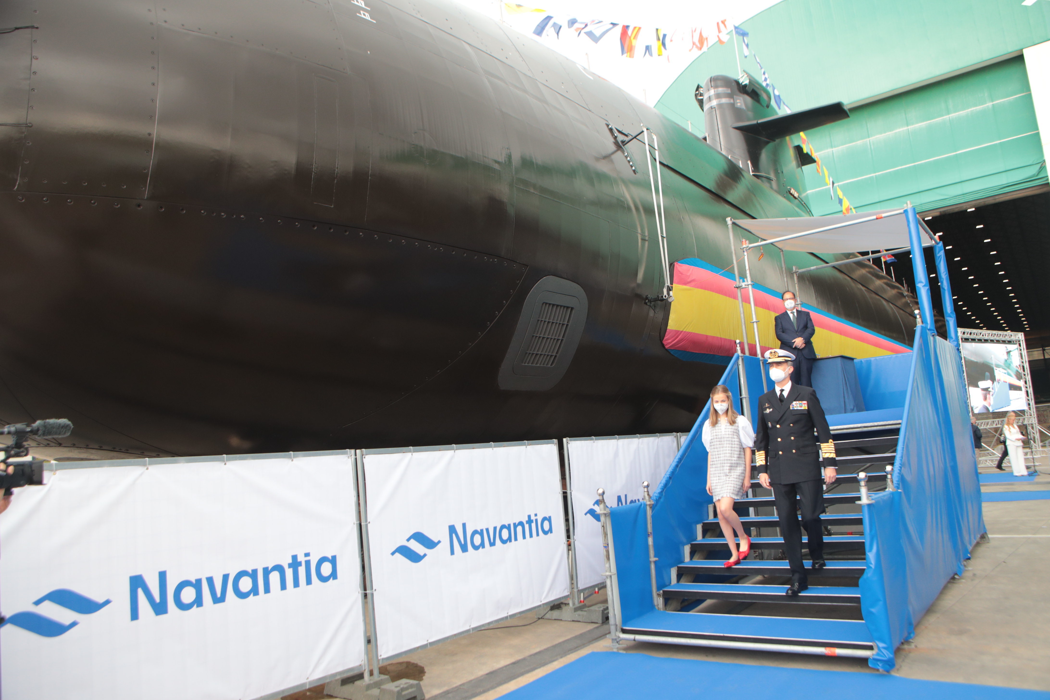 Felipe VI et la princesse des Asturies, après avoir coupé le ruban du submersible.