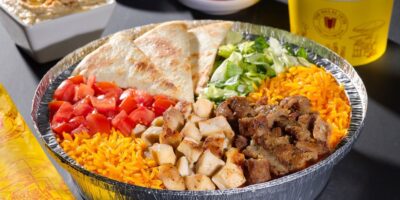 Le légendaire The Halal Guys de New York crée une dynamique dans le Midwest avec l&rsquo;accord de franchise de Kansas City