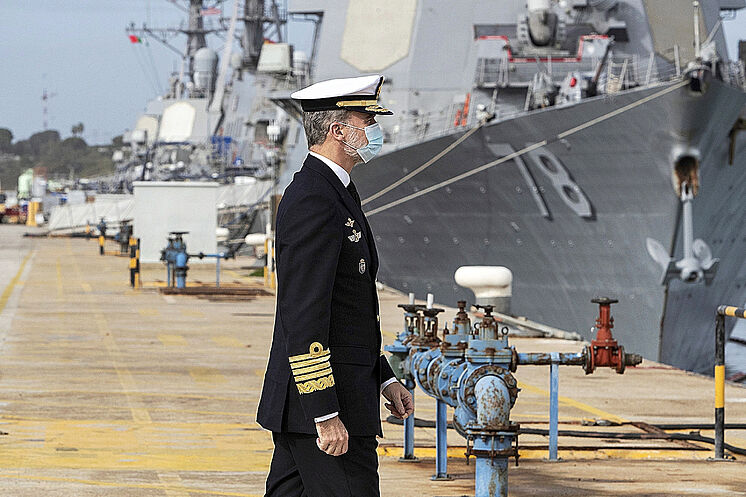 Le roi Felipe VI à la base navale de Rota (C