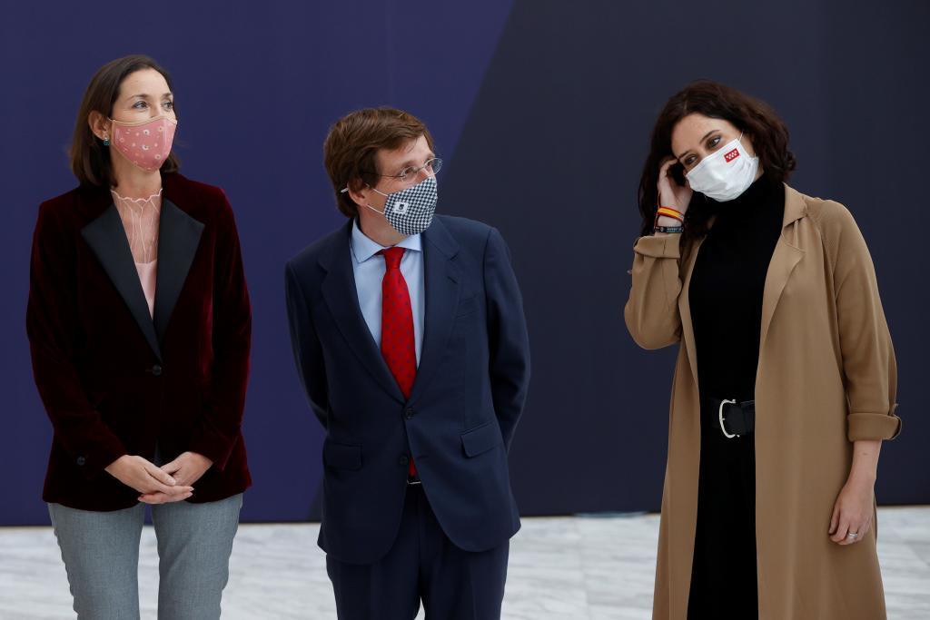 Le ministre de l'Industrie Reyes Maroto, avec la présidente de la Communauté de Madrid, Isabel D