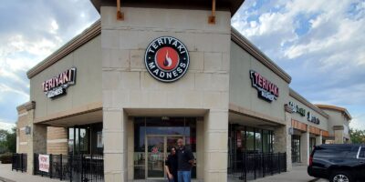 Teriyaki Madness apporte la folie à Katy le 1er avril 2021 avec l&rsquo;ouverture de la 100e boutique