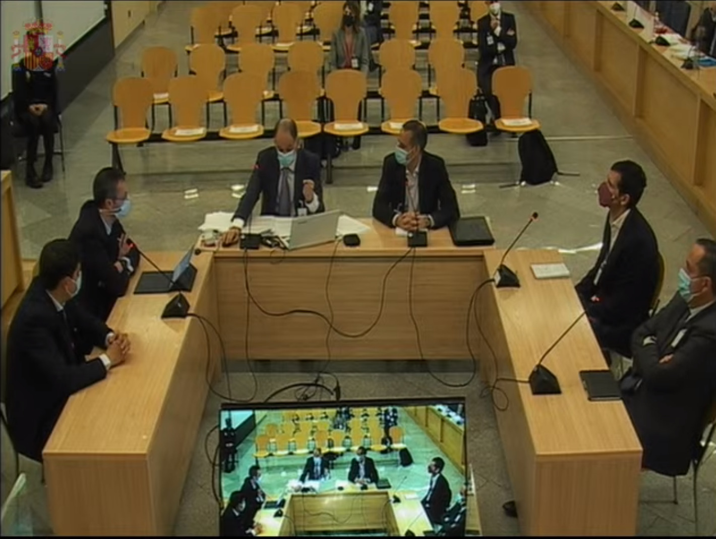 Les agents de l'Udef dans le procès de la case B. Devant la gauche, Manuel Morocho.