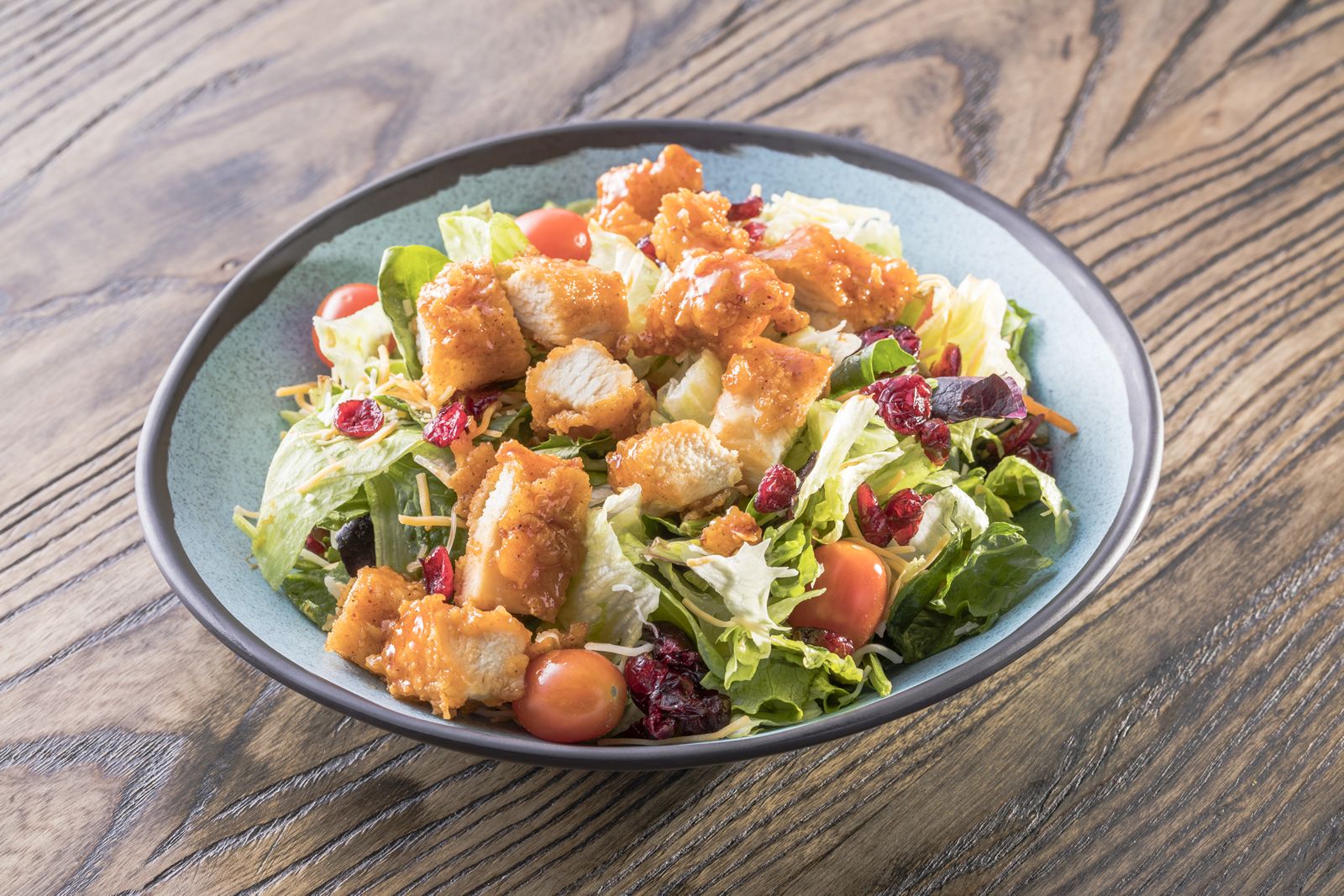 Wingers présente de nouvelles salades alléchantes à durée limitée Wingers présente de nouvelles salades alléchantes à durée limitée