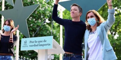 Mme Madrid prend son envol en faisant appel à la troisième manière de « cravate » et de modération