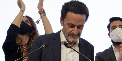 Les citoyens entrent dans l&rsquo;UCI après être restés en dehors de l&rsquo;Assemblée de Madrid
