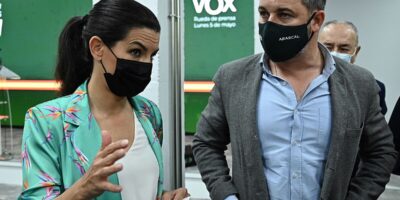 Santiago Abascal marque des distances avec Pablo Casado et le PP après avoir bouclé l&rsquo;investiture d&rsquo;Ayuso
