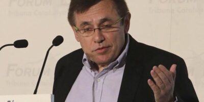 La polémique sur la fermeture du compte Facebook de Flix Ovejero atteint la Commission européenne