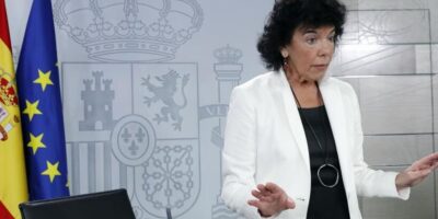 Castells avance que l&rsquo;université le prochain cours sera en face à face mais avec un masque, des fenêtres ouvertes et des distances