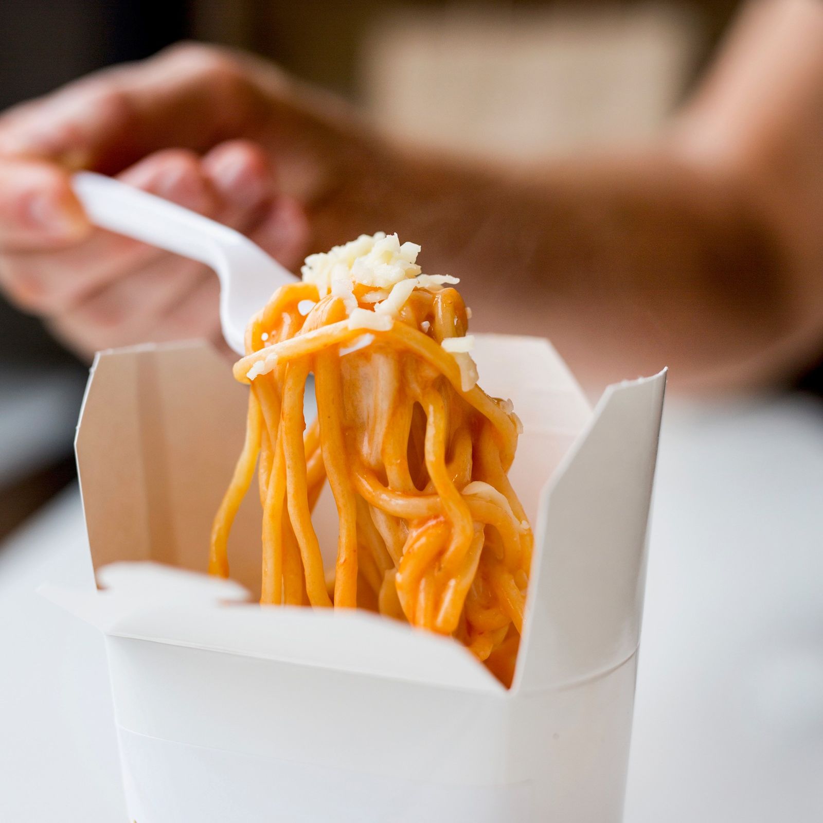 DalMoros Fresh Pasta To Go célèbre son inauguration dans le centre-ville de Saint-Pétersbourg, en Floride, le jeudi 27 mai