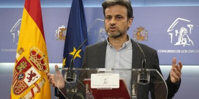 Unis Nous pouvons rejoindre la CUP et soutenir la possibilité de parler de référendum et d&rsquo;amnistie à table en Catalogne