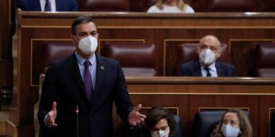 Snchez justifie les pardons du «procs» pour la «coexistence» et Casado lui reproche de le faire comme «paiement» pour continuer «au pouvoir»
