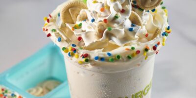 BurgerFi propose une douce «explosion du passé» avec un shake Dunkaroos limité