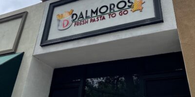 DalMoros Fresh Pasta To Go célèbre son inauguration dans le centre-ville de Saint-Pétersbourg, en Floride, le jeudi 27 mai