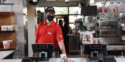 KFC et les franchisés embauchent 20000 employés de restaurant
