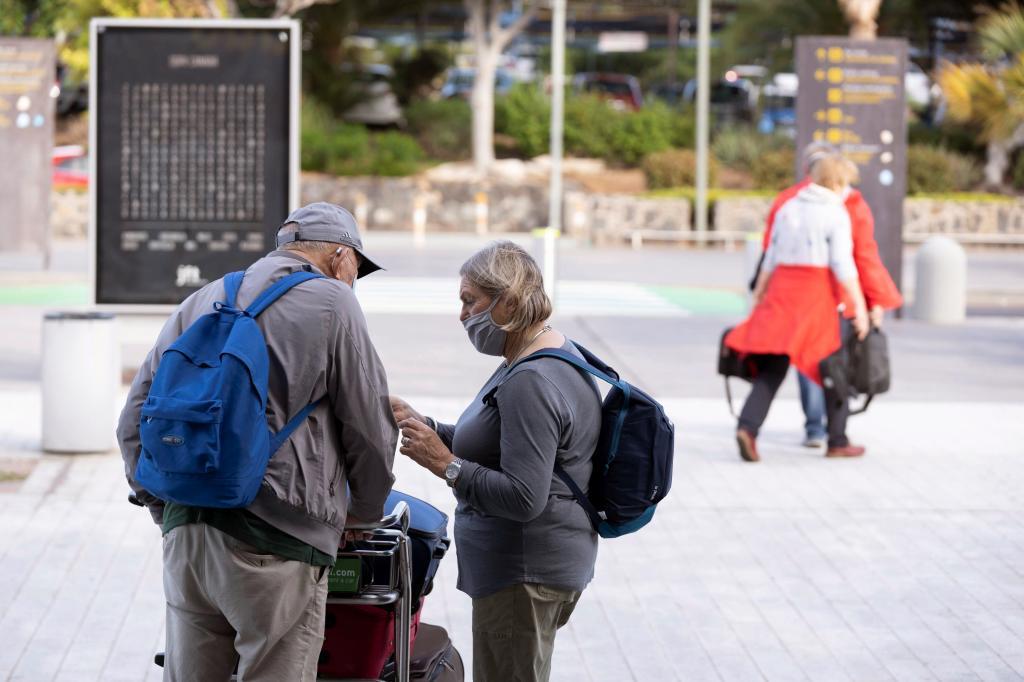 Arrivée de touristes à l'aéroport de Ténérife Sud