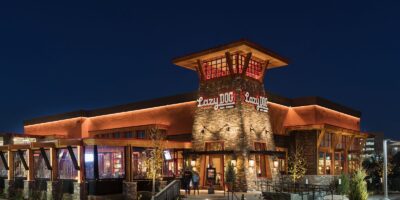 Le Lazy Dog Restaurant & Bar célèbre les mamans et répond à leurs besoins
