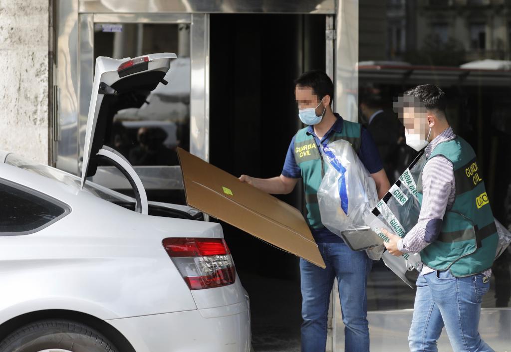 Agents UCO lors d'un enregistrement de l'opération