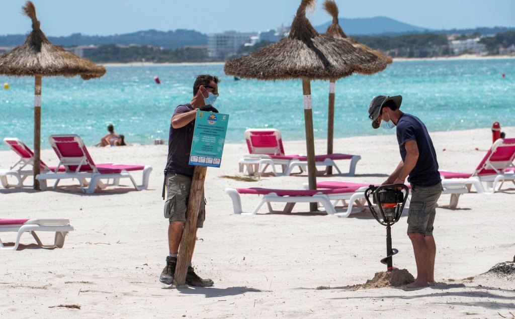 Puesta a punto de las playas en Mallorca