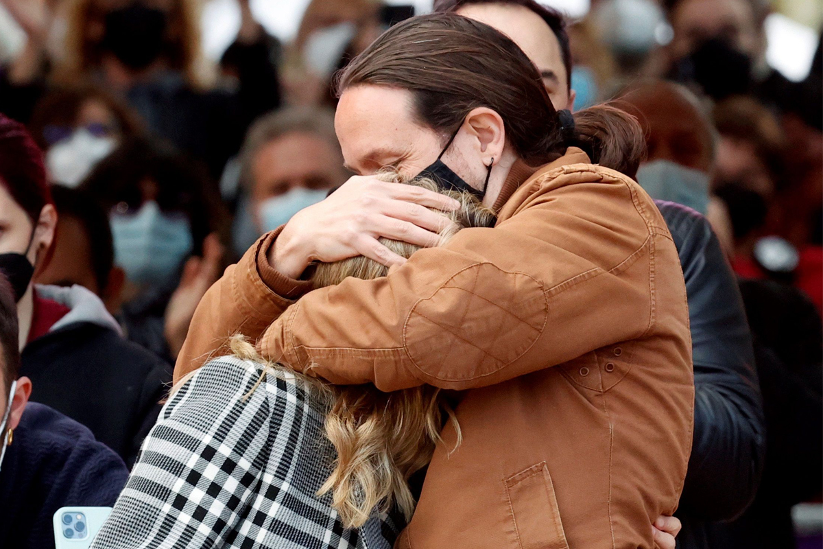 Pablo Iglesias embrasse Yolanda D