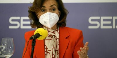 Carmen Calvo, sur les nouveaux tarifs de l&rsquo;électricité : « Le grand truc n&rsquo;est pas à quelle heure repasser, mais qui repasser »