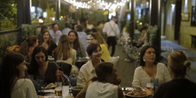 Nuevas medidas Covid en Espaa: horario de bares, aforos, toque de queda, cierres…