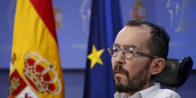 Unis Nous pouvons aller de l&rsquo;avant avec la Justice et faire voter sa loi pour dépénaliser les insultes à la Couronne