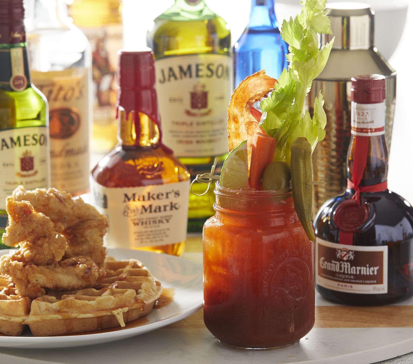 Un autre café aux œufs cassés élève la barre avec des cocktails brunch