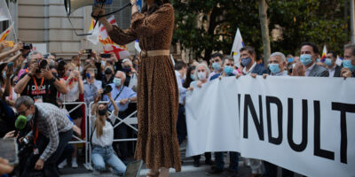 Le constitutionnalisme crie à Barcelone contre les grâces des dirigeants séparatistes