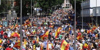 Clameur à Colomb contre les grâces et avertissement à Pedro Sánchez : « Nous repartirons ici et ailleurs. »