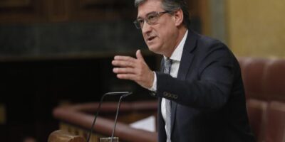 Prendes lance un « think tank » pour lutter contre la polarisation et promouvoir le consensus entre la gauche et la droite