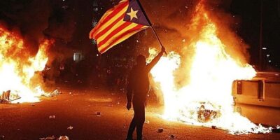 « L&rsquo;Espagne exige caa » : les émeutes du tsunami devaient forcer la table de dialogue avec Pedro Snchez