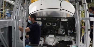 Mercedes reprend sa production à Vitoria lundi mais active un ERTE en raison de la crise des semi-conducteurs