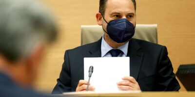 Ábalos affirme que la Cour des comptes « met des pierres » dans le dialogue et promet de « débloquer la route »