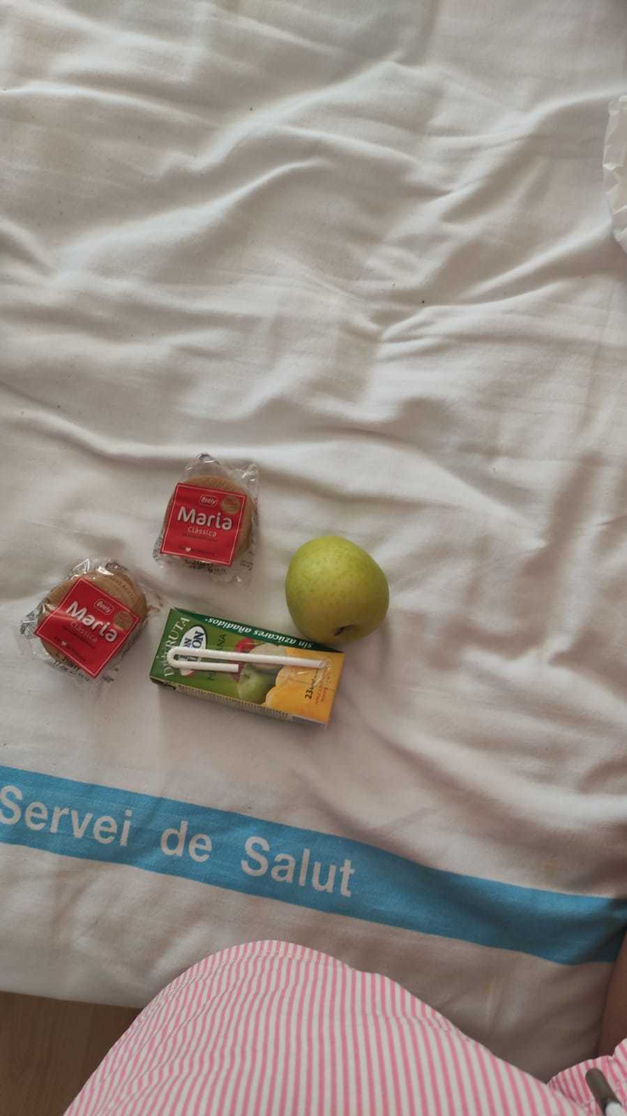 Jus et fruits distribués aux élèves.