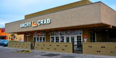 Angry Crab Shack annonce la signature d&rsquo;un accord pour amener la première franchise à Seattle