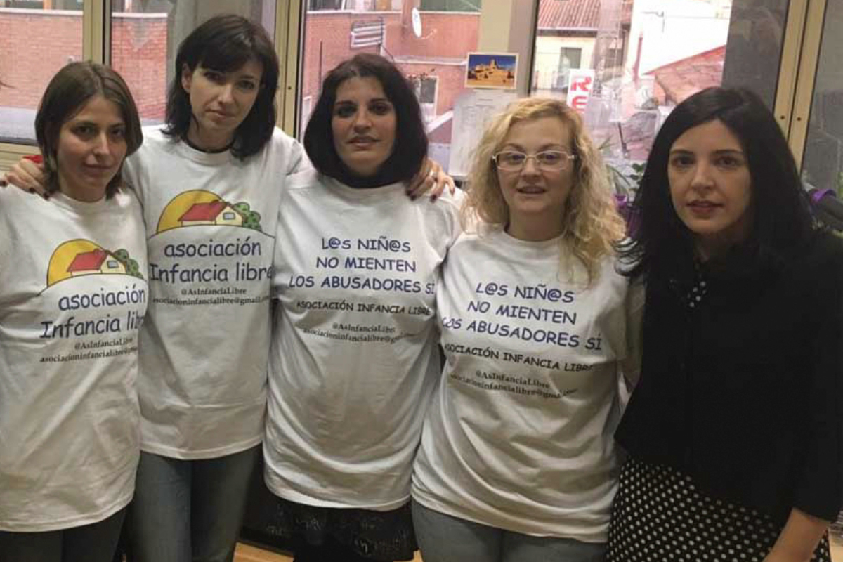 De droite À gauche Marie (2