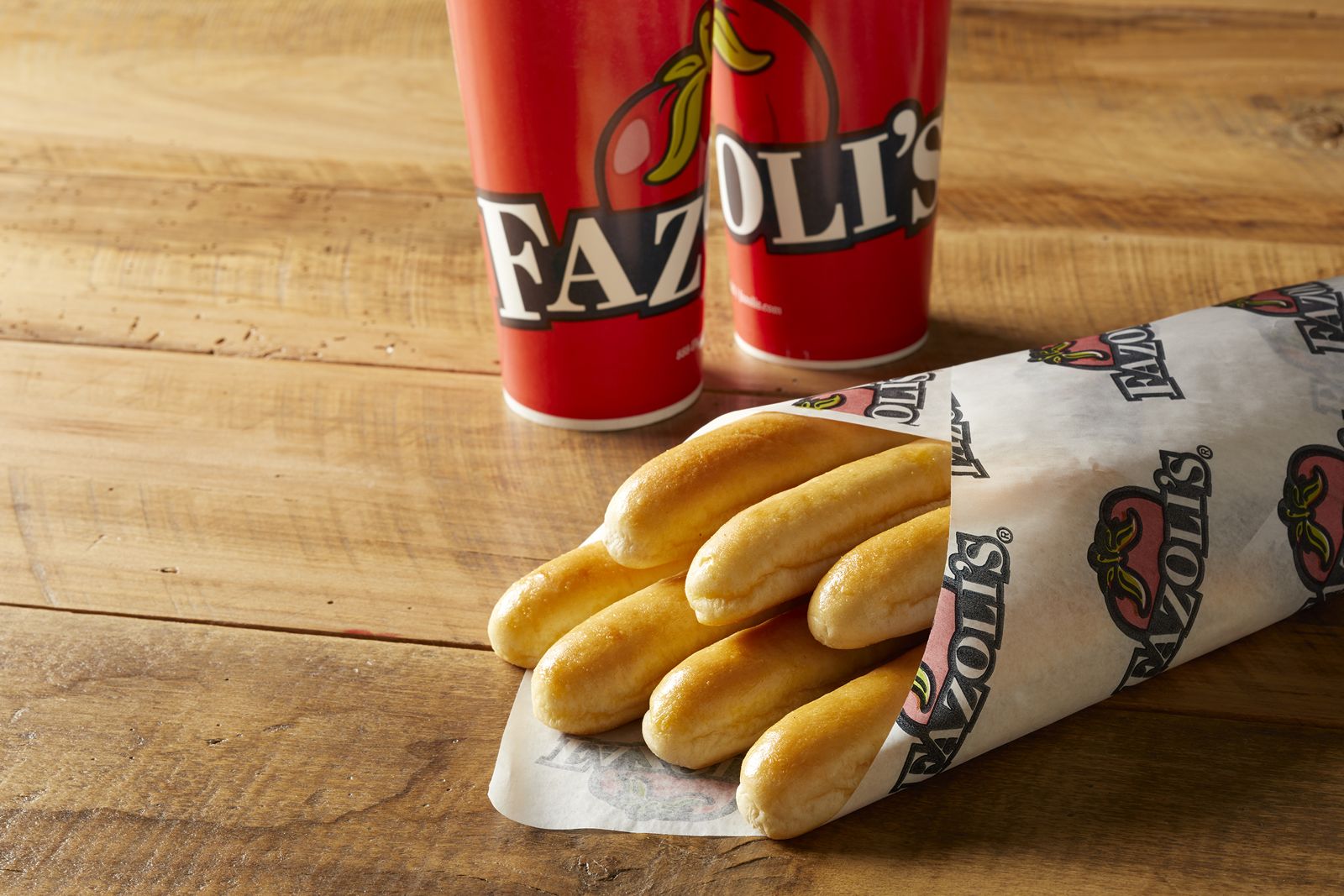 Fazoli fait ses débuts très attendus avec Mary Esther Fazoli fait ses débuts très attendus avec Mary Esther