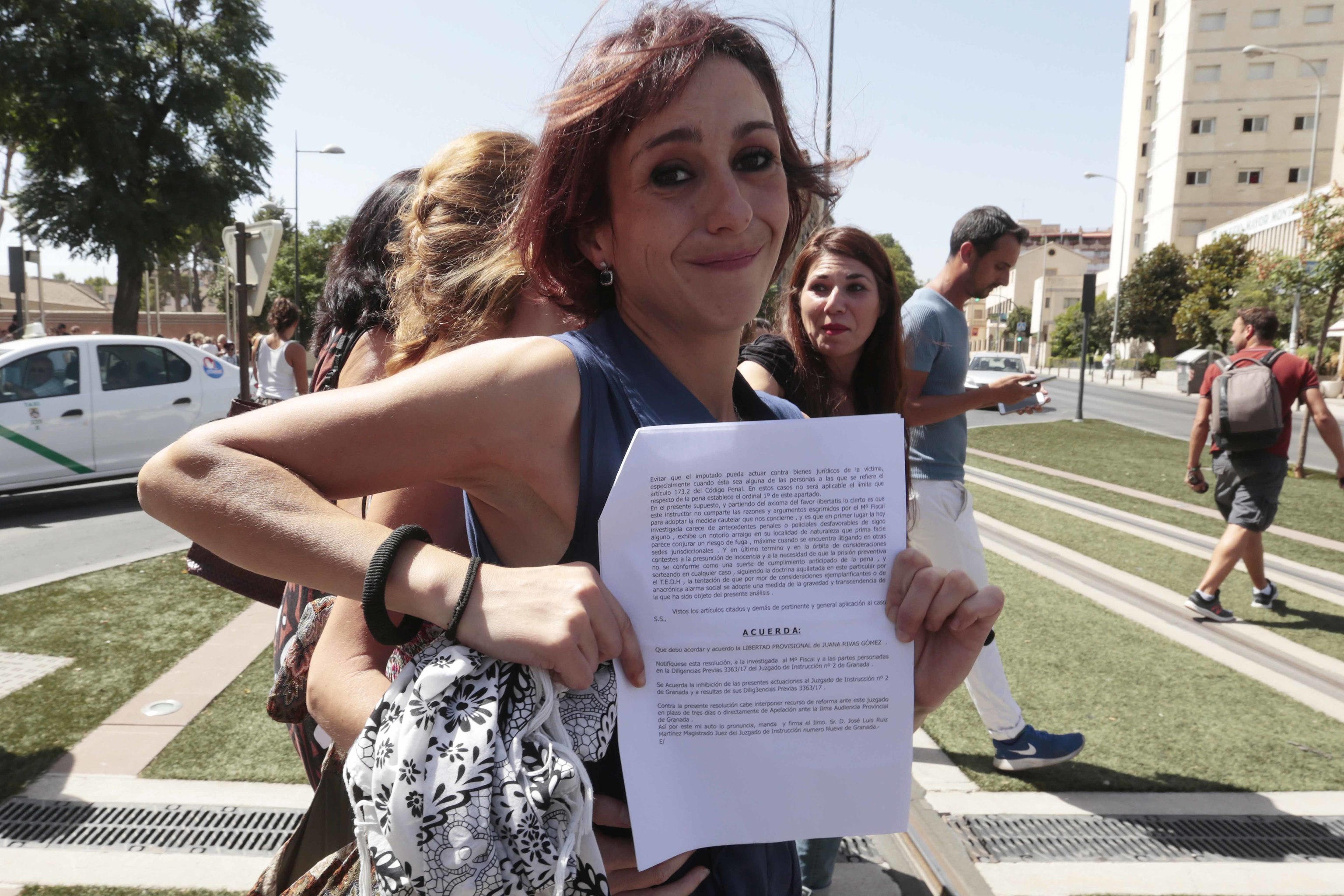 Juana Rivas montre l'ordre judiciaire qu'elle a ordonné