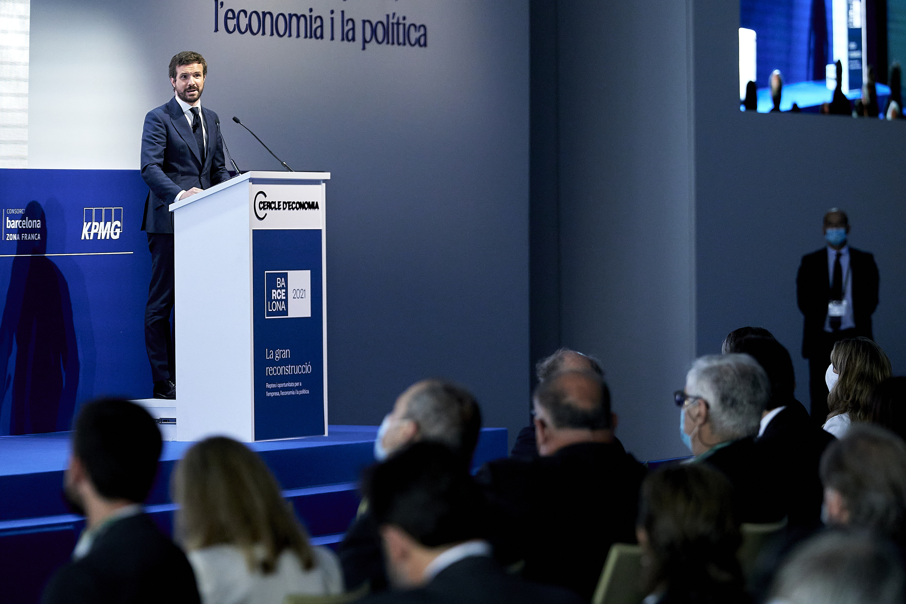 Le président du Parti populaire, Pablo Casado, devant l'auditorium de la C