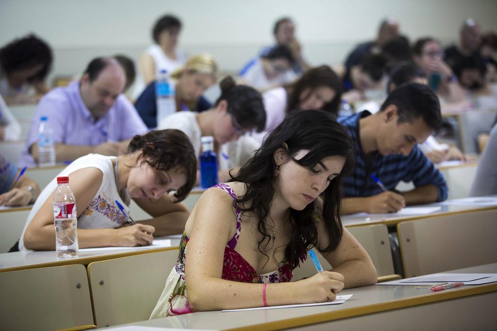 Candidats aux concours des professeurs du secondaire en Andalousie