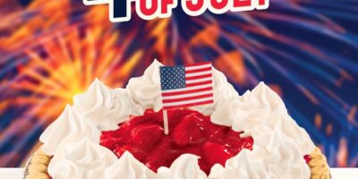 Shoney&rsquo;s lance le feu d&rsquo;artifice tôt avec son dessert à prix spécial, des tartes aux fraises entières à emporter – du vendredi au dimanche 4 juillet
