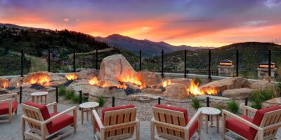 St. Regis Deer Valley à Park City ouvre un café en plein air