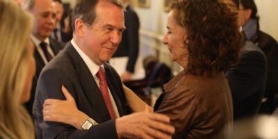 La FEMP rejoint les maires rebelles et demande un sauvetage du gouvernement