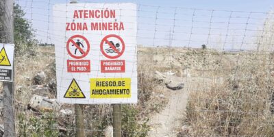 Les lagunes les plus dangereuses de Madrid : la compagnie minière Ambroz demande de poursuivre l&rsquo;exploitation et les écologistes réclament sa protection