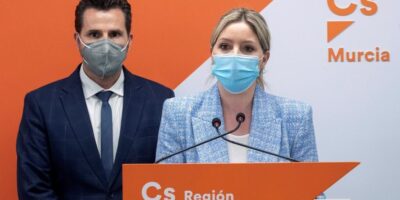 Le leader des Cs à Murcie qui a mené la motion de censure quitte son poste