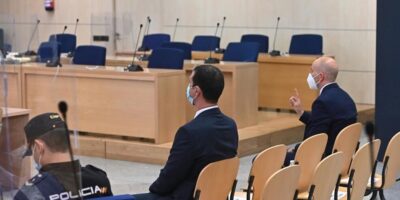 Les Mossos qui sont allés avec Puigdemont nient avoir agi comme escortes : « Nous étions dans la maison au jour le jour : monter les meubles, nettoyer, faire les courses… »