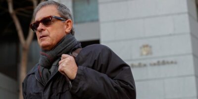 Pujol Júnior présente sa collection de voitures de course d&rsquo;une valeur de 2,6 millions pour la caution exigée par l&rsquo;Audience