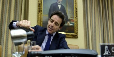 Le procureur étend l&rsquo;accusation contre Villarejo dans l&rsquo;affaire Pinto et demande de juger Lpez Madrid également pour avoir poignardé le médecin
