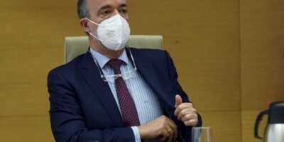 Francisco Martnez décrit comme des « conjectures » et des « fables » les annotations de Villarejo dans ses journaux intimes qui le relient à « Cuisine »